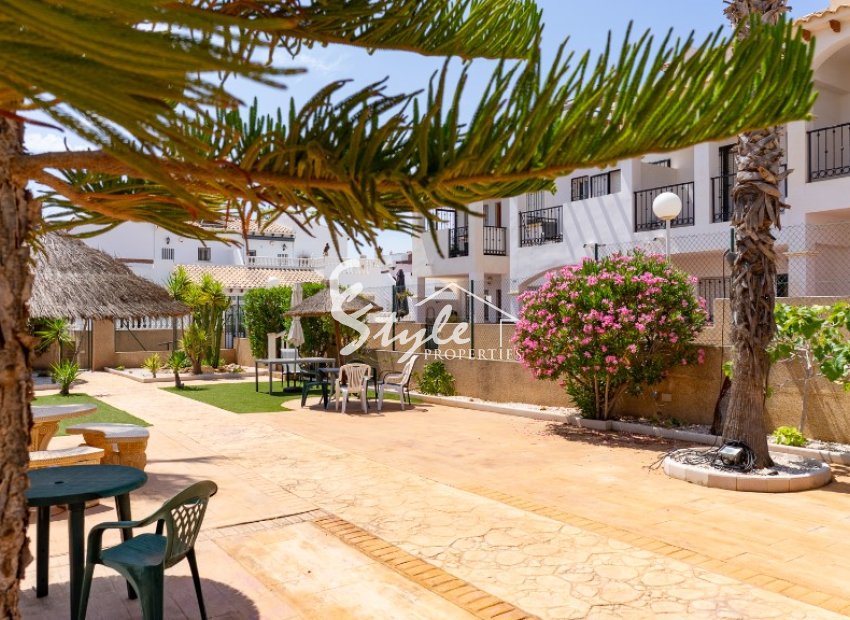 Продается квартира на верхнем этаже с собственным садом в La Cinuelica, Punta Prima, Orihuela Costa. ID1940