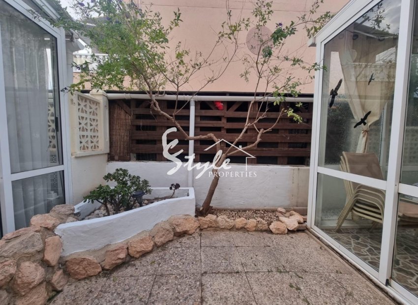 продается квартира с садом в Maraflores, Торревьеха, Коста Бланка.ID2810