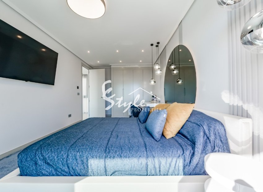 Продается новая роскошная вилла с видом на море в Финестрате, Коста Бланка, Испания. ОN1778