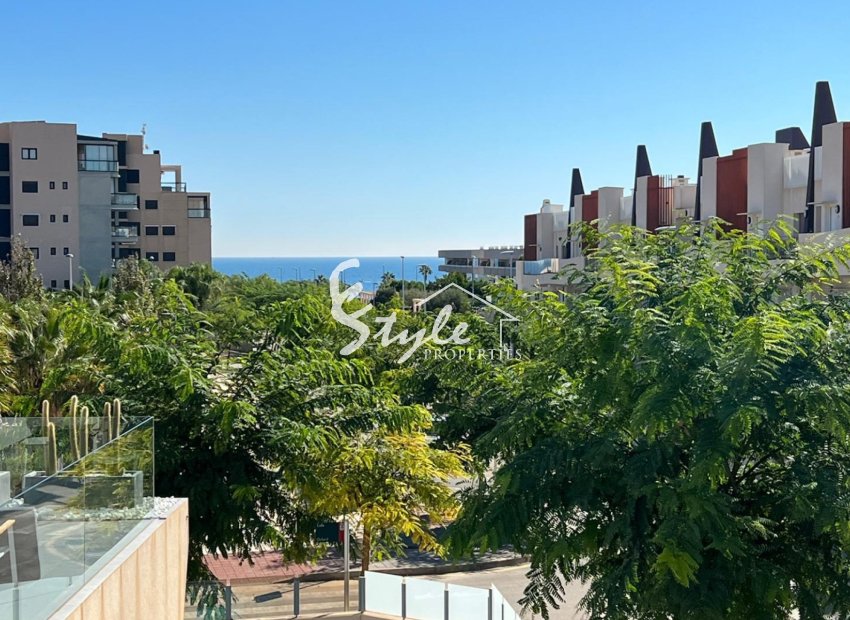 Продается современная вилла у моря в Мил Пальмерас на побережье Коста-Бланка, Испания.ID2743