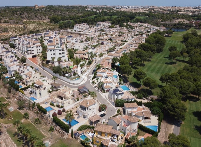 Продается вилла 4 спальни в Лас Рамблас, Коста Бланка, Испания .ID2535