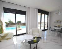 Promoción en Dehesa de Campoamor. Complejo de villas independientes con piscina privada cerca del mar en Orihuela Costa.
