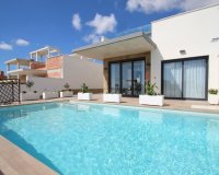 Promoción en Dehesa de Campoamor. Complejo de villas independientes con piscina privada cerca del mar en Orihuela Costa.