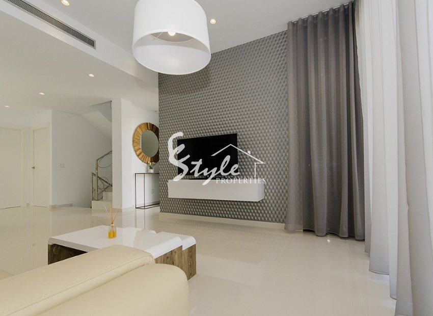 Promoción en Dehesa de Campoamor. Complejo de villas independientes con piscina privada cerca del mar en Orihuela Costa.