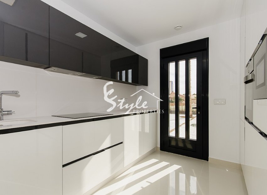 Promoción en Dehesa de Campoamor. Complejo de villas independientes con piscina privada cerca del mar en Orihuela Costa.