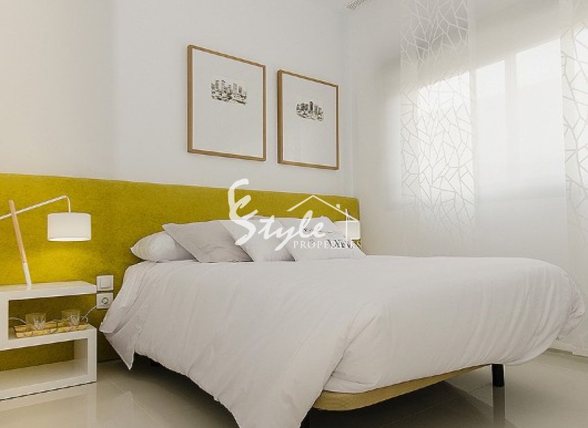 Promotion in Dehesa de Campoamor. Complex of independent villas with private pool near the sea in Orihuela Costa.