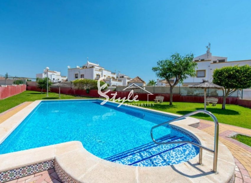 Просторный дом на продажу в Dream Hills II, Лос-Альтос, Коста-Бланка. ID1427