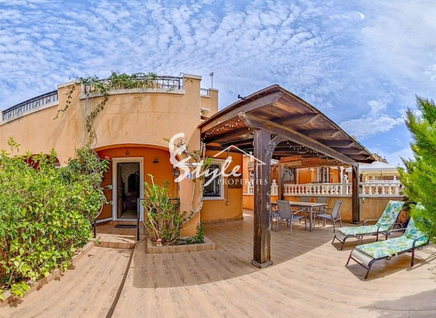 Просторный дом на продажу в Dream Hills II, Лос-Альтос, Коста-Бланка. ID1427