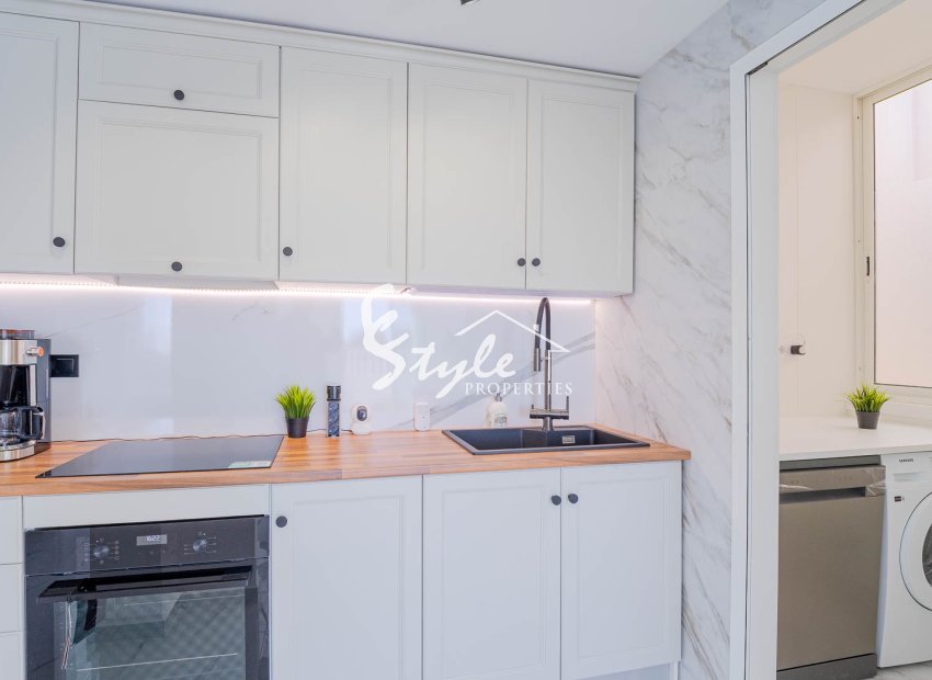 Resale - 1. Apartment / flat - Orihuela Costa  - Playa Flamenca