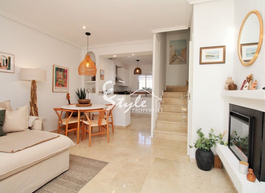 Resale - 2. Townhouse - Orihuela Costa  - Villamartin