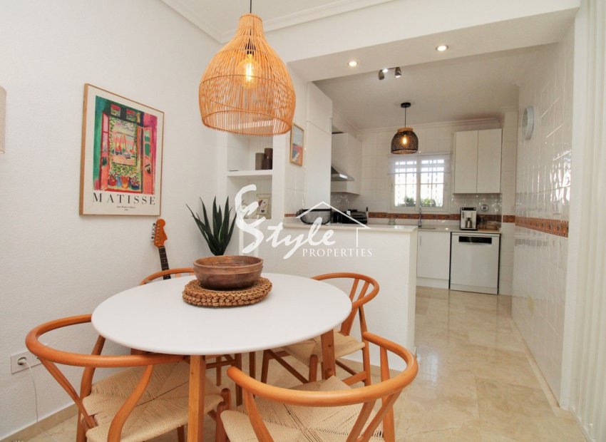 Resale - 2. Townhouse - Orihuela Costa  - Villamartin