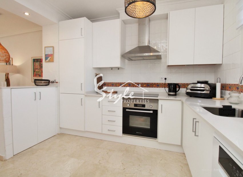 Resale - 2. Townhouse - Orihuela Costa  - Villamartin