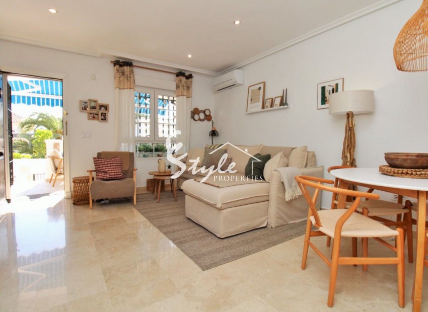 Resale - 2. Townhouse - Orihuela Costa  - Villamartin