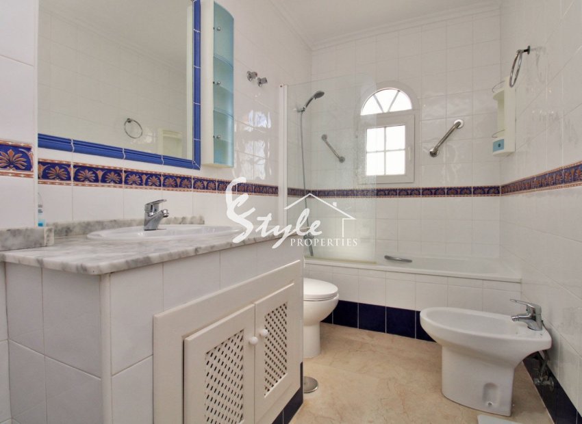 Resale - 2. Townhouse - Orihuela Costa  - Villamartin