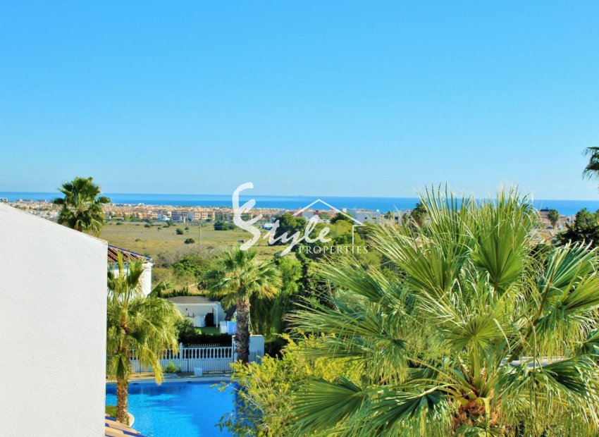 Resale - 2. Townhouse - Orihuela Costa  - Villamartin