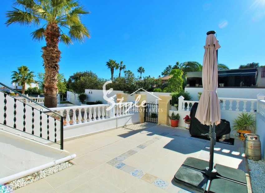 Resale - 2. Townhouse - Orihuela Costa  - Villamartin