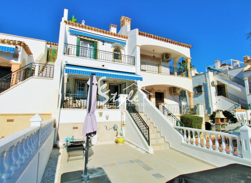 Resale - 2. Townhouse - Orihuela Costa  - Villamartin