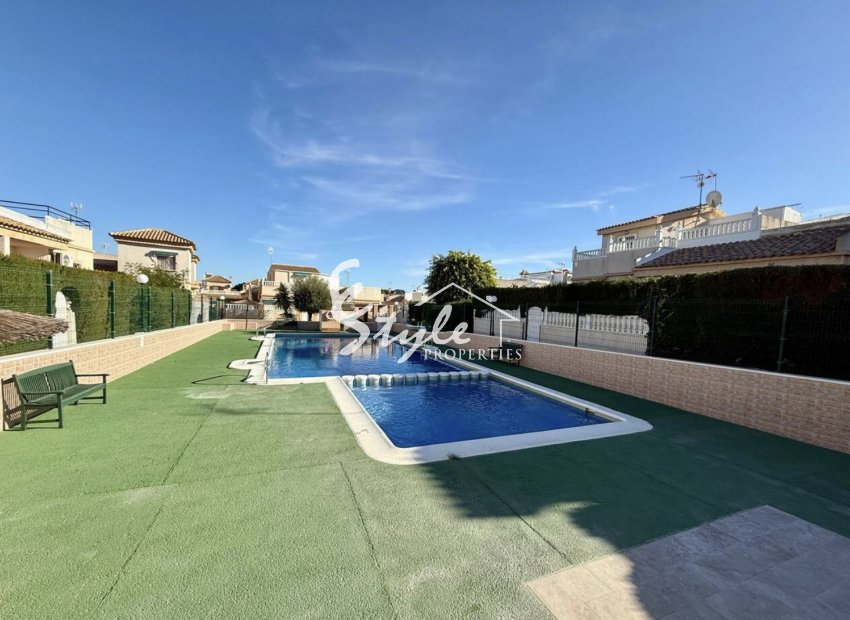 Resale - 2. Townhouse - Punta Prima