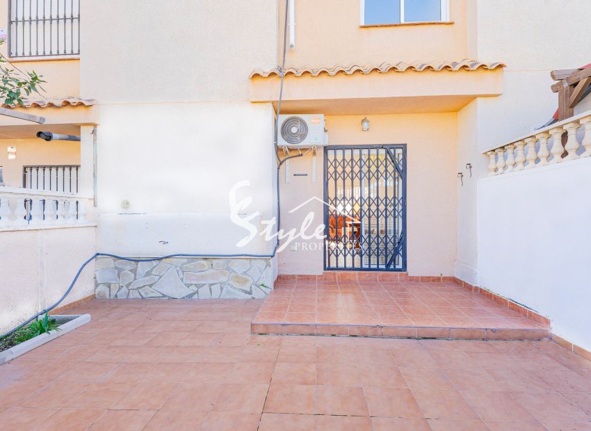 Resale - 2. Townhouse - Punta Prima