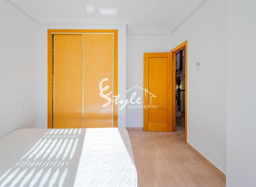 Resale - 2. Townhouse - Punta Prima