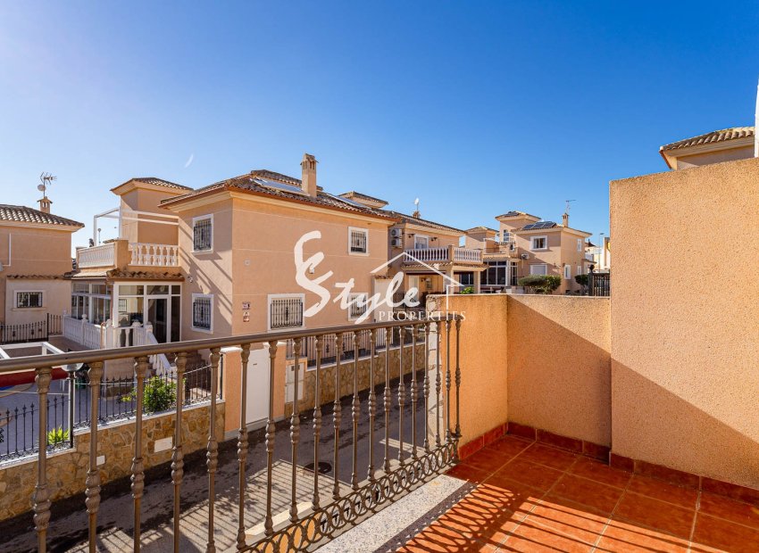 Resale - 2. Townhouse - Punta Prima