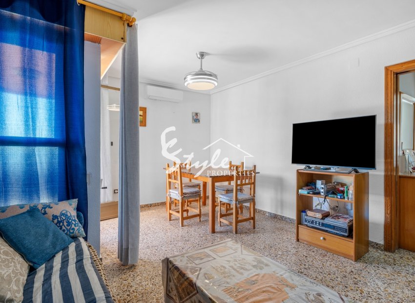 Resale - Apartamento - Arenales del Sol - Segunda linea playa