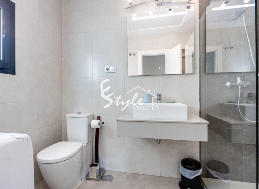 Resale - Apartamento - La Mata