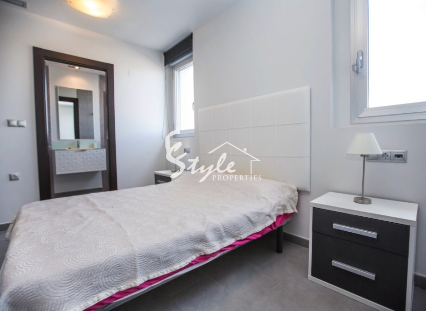 Resale - Apartamento - La Mata