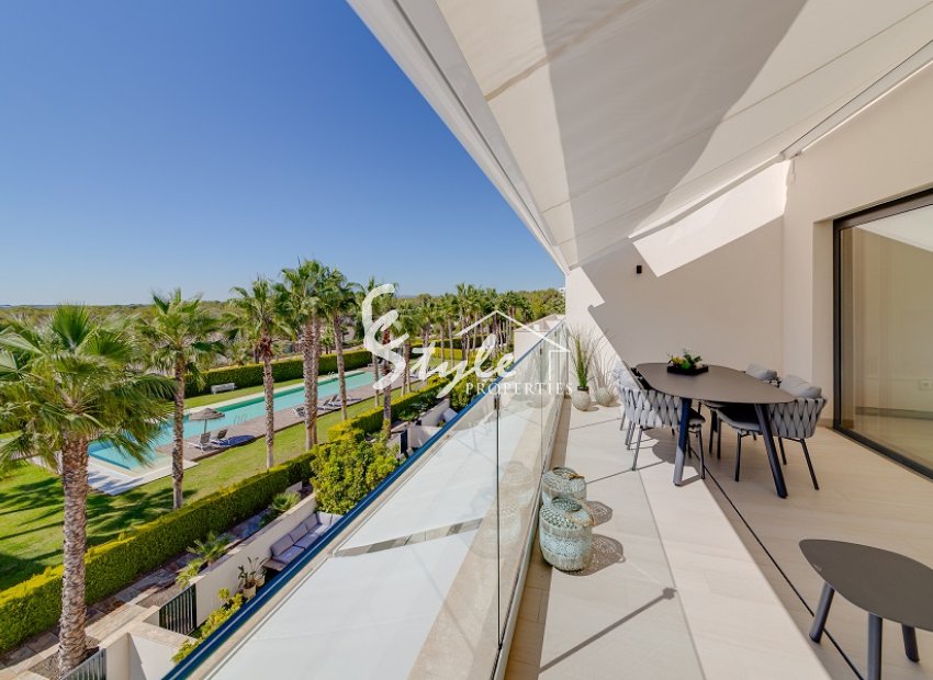 Resale - Apartamento - Las Colinas Golf