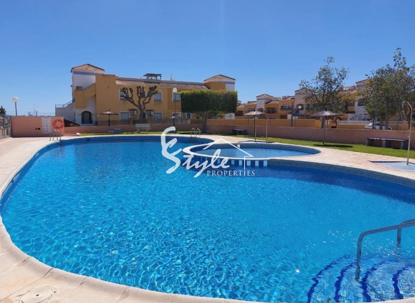 Resale - Apartamento - LOS MONTESINOS - La Herada