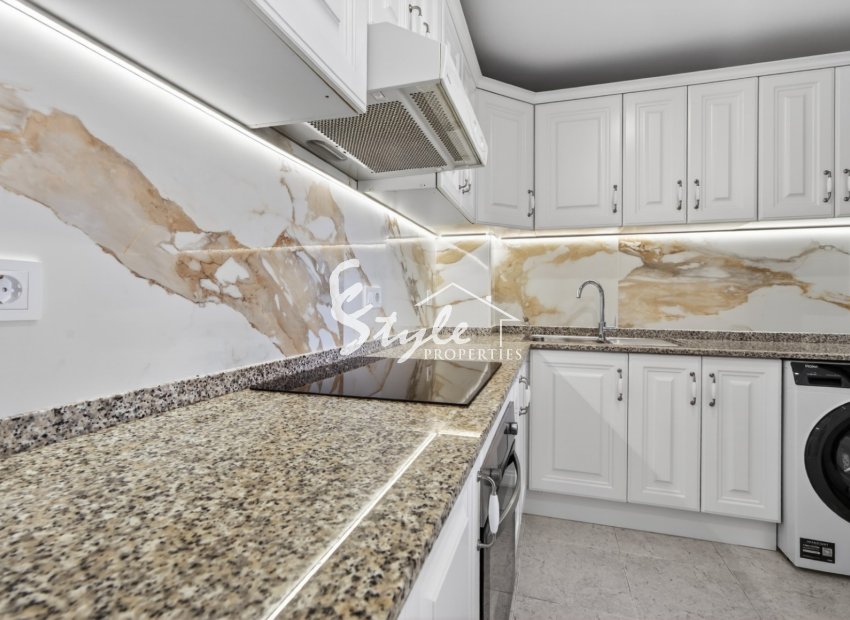 Resale - Apartamento - Orihuela-Costa - Campoamor