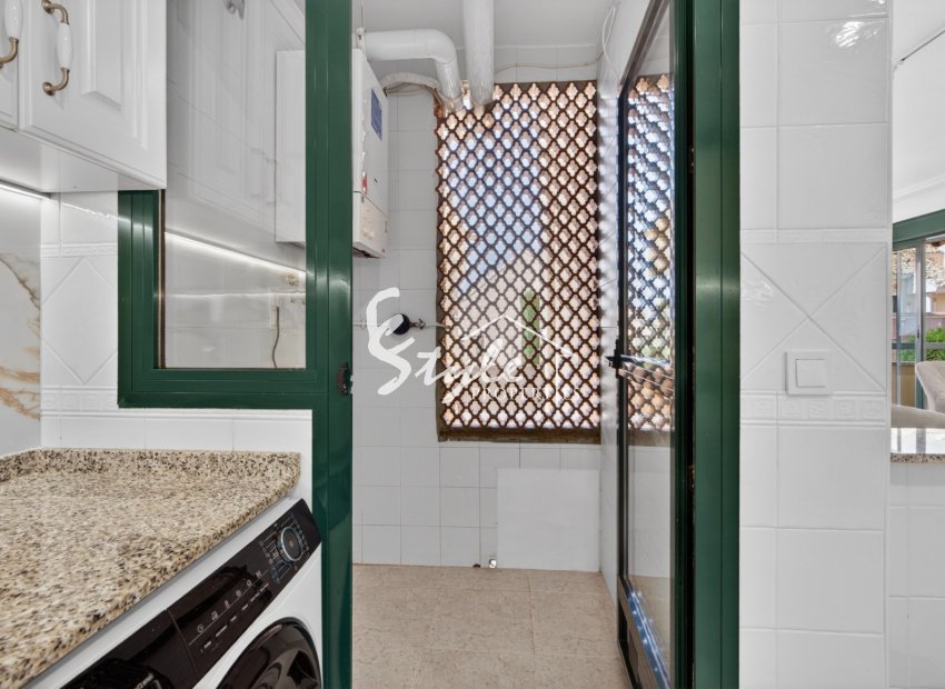 Resale - Apartamento - Orihuela-Costa - Campoamor