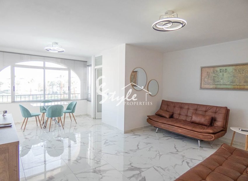 Resale - Apartamento - Orihuela Costa  - Villamartin