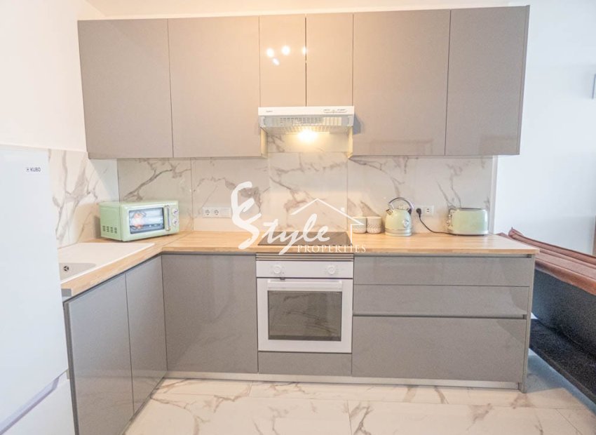 Resale - Apartamento - Orihuela Costa  - Villamartin