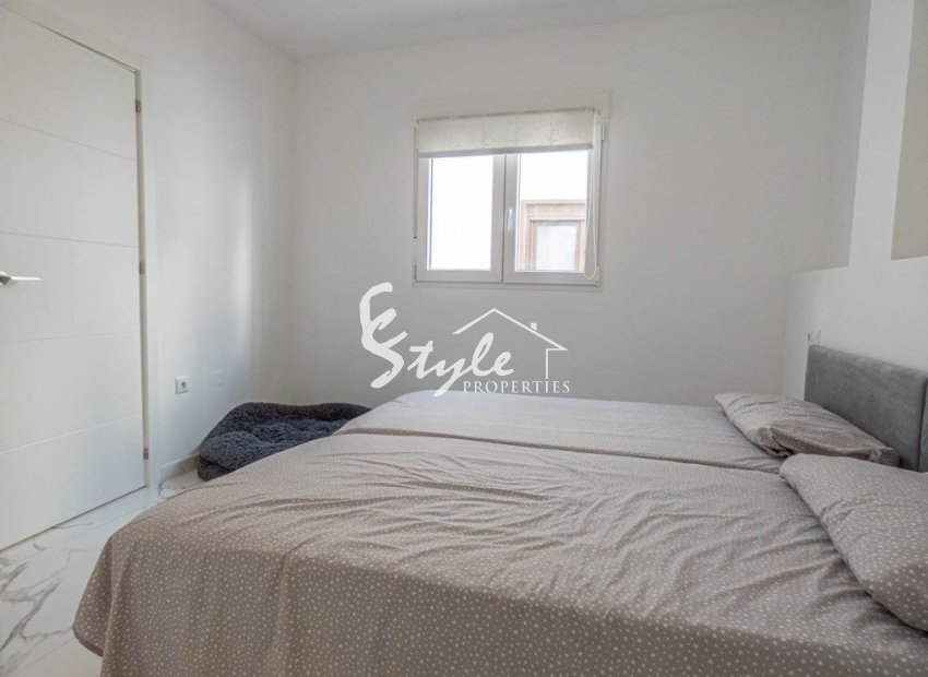 Resale - Apartamento - Orihuela Costa  - Villamartin