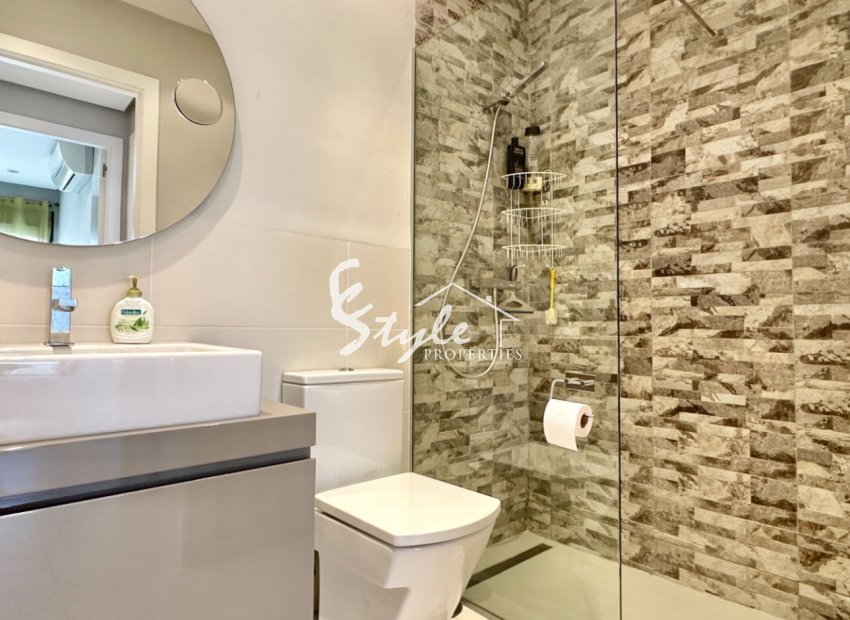 Resale - Apartamento - Orihuela-Costa - Villamartin