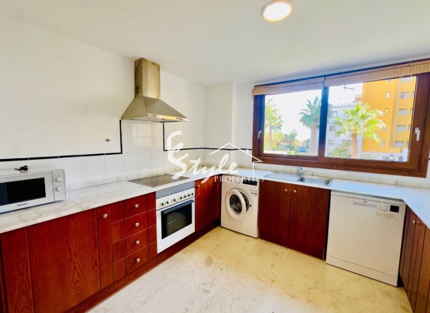 Resale - Apartamento - Punta Prima