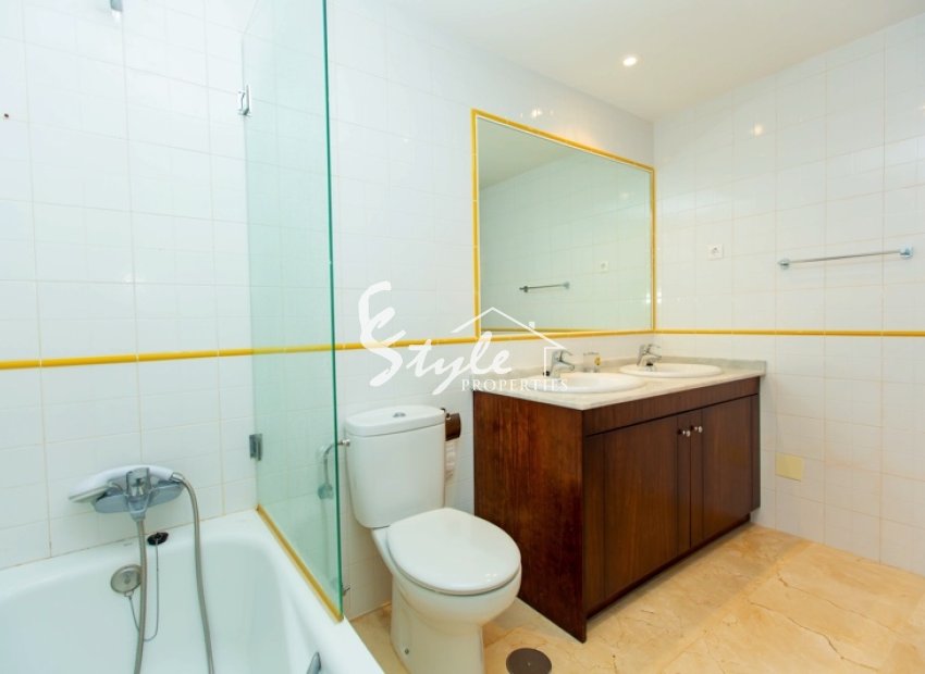 Resale - Apartamento - Punta Prima