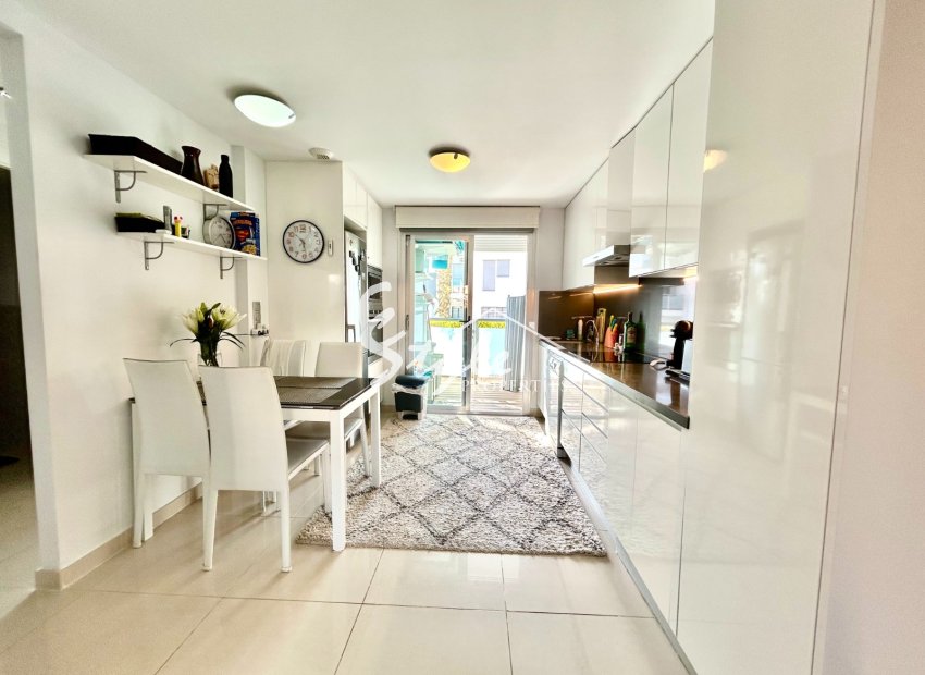 Resale - Apartamento - Punta Prima