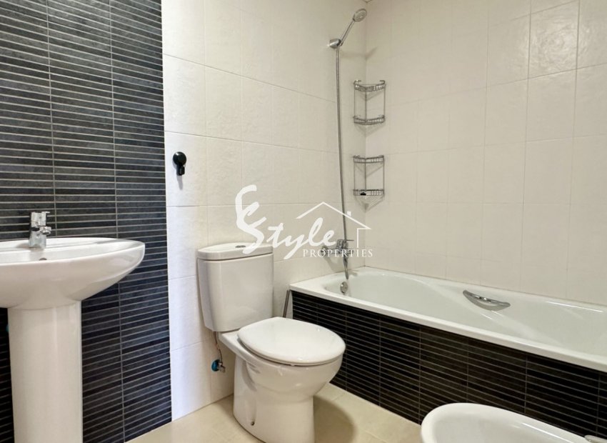 Resale - Apartamento - San Miguel De Salinas