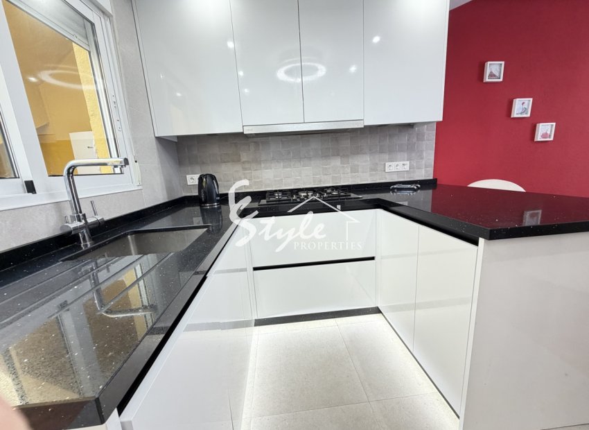 Resale - Apartamento - San Miguel De Salinas