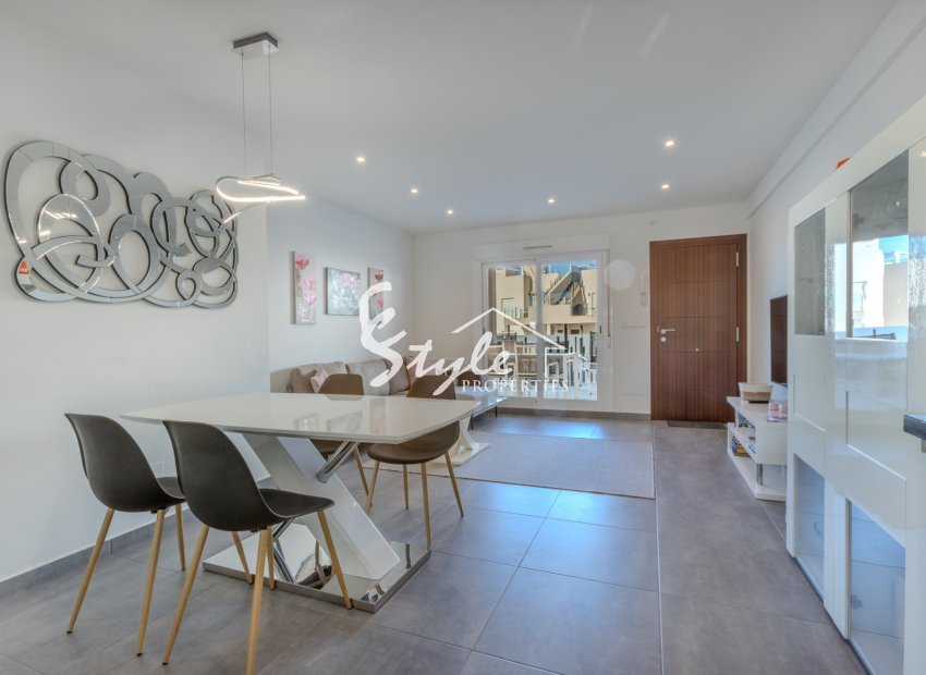 Resale - Apartamento - Torrevieja - Aguas Nuevas