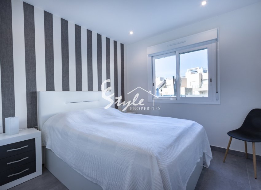 Resale - Apartamento - Torrevieja - Aguas Nuevas
