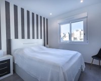 Resale - Apartamento - Torrevieja - Aguas Nuevas
