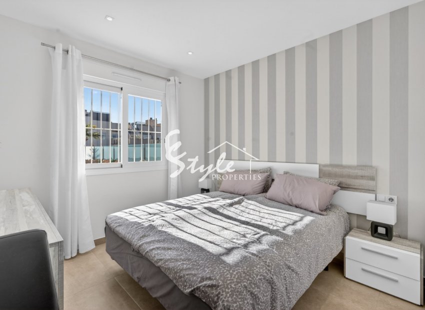 Resale - Apartamento - Torrevieja - Aguas Nuevas