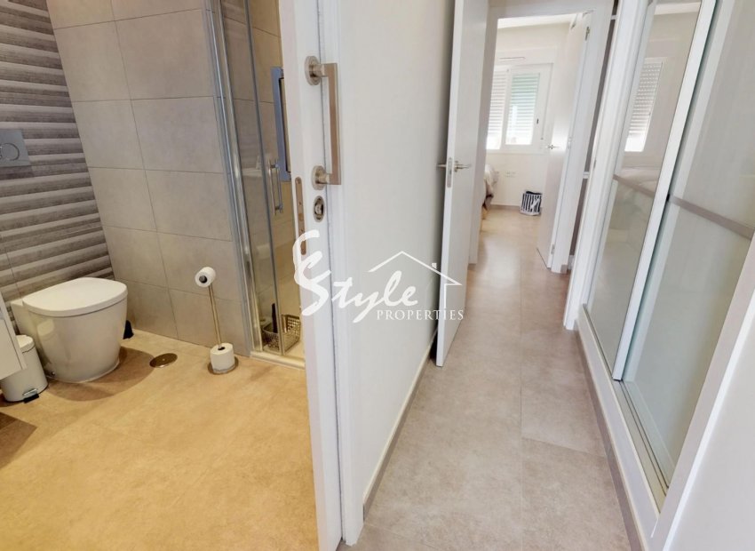 Resale - Apartamento - Torrevieja - Aguas Nuevas