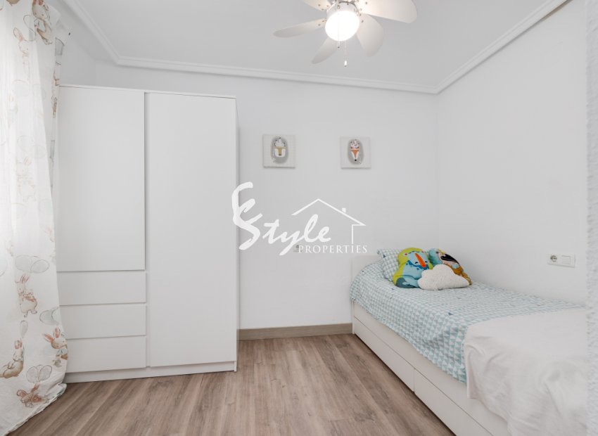 Resale - Apartamento - Torrevieja - calle VICTOR GARCIA VILLALGORDO