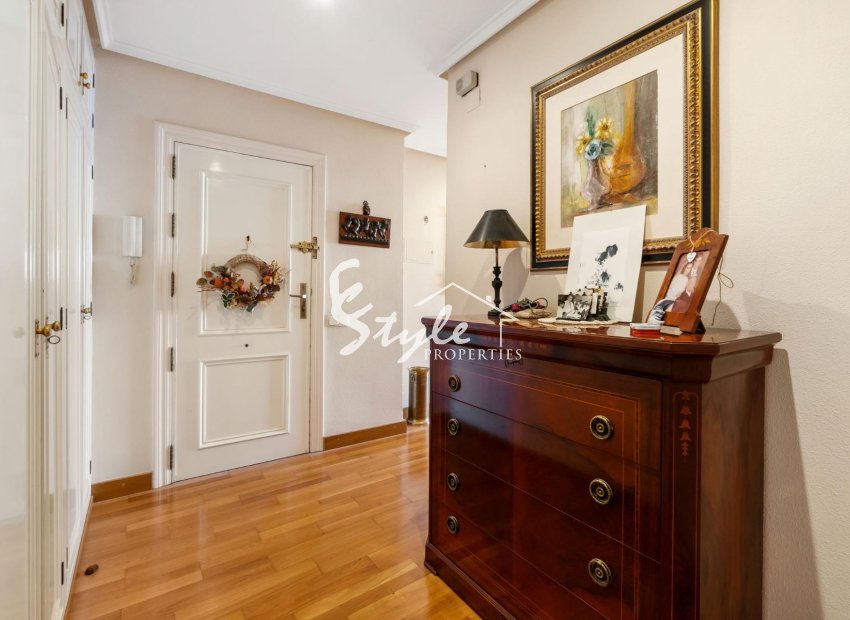 Resale - Apartamento - Torrevieja - Centro - Muelle Pesquero