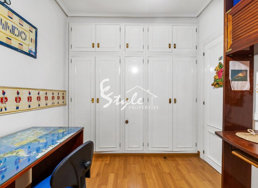 Resale - Apartamento - Torrevieja - Centro - Muelle Pesquero