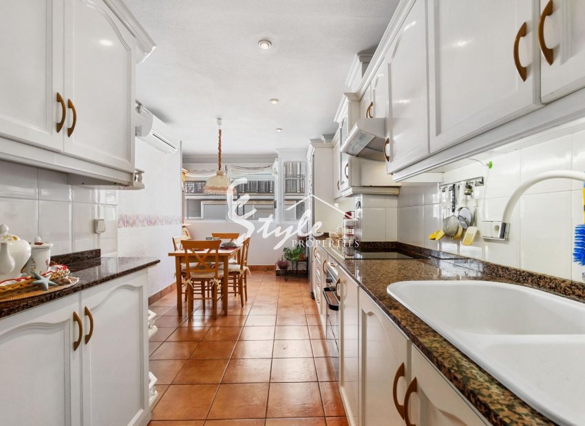 Resale - Apartamento - Torrevieja - Centro - Muelle Pesquero